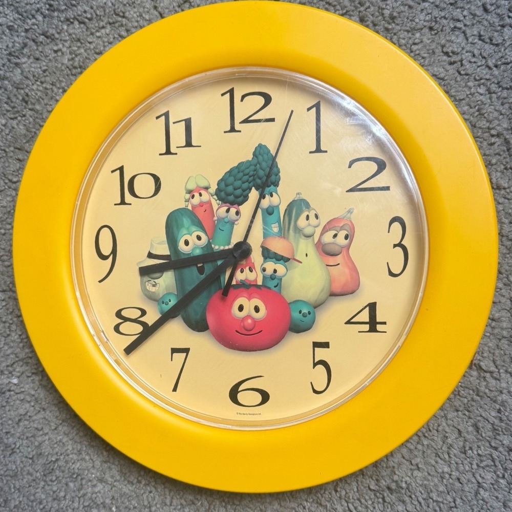Big Idea VeggieTales 12" Yellow Wall Clock Bob Larry Quartz Tested Working